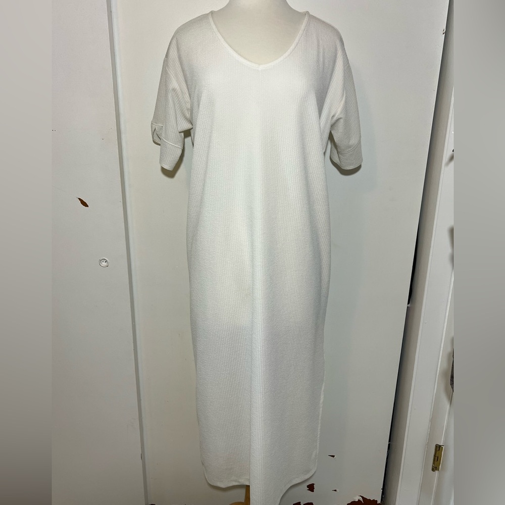 Crescent Drive White V-Neck Maxi Dress